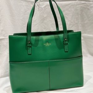 Kate Spade large kelly green essential leather tote NWOT - great for summer!